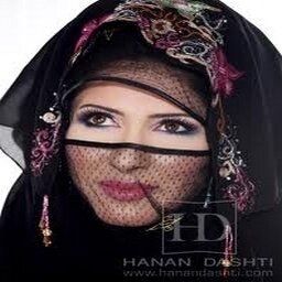 وراحت تسحب الخطوة وانا في ماقفي منعاق اشوف الروح تتبعها تحايلها على الرجعه