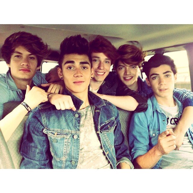 no sabemos el futuro pero sabemos que será a lado de @somosCD9