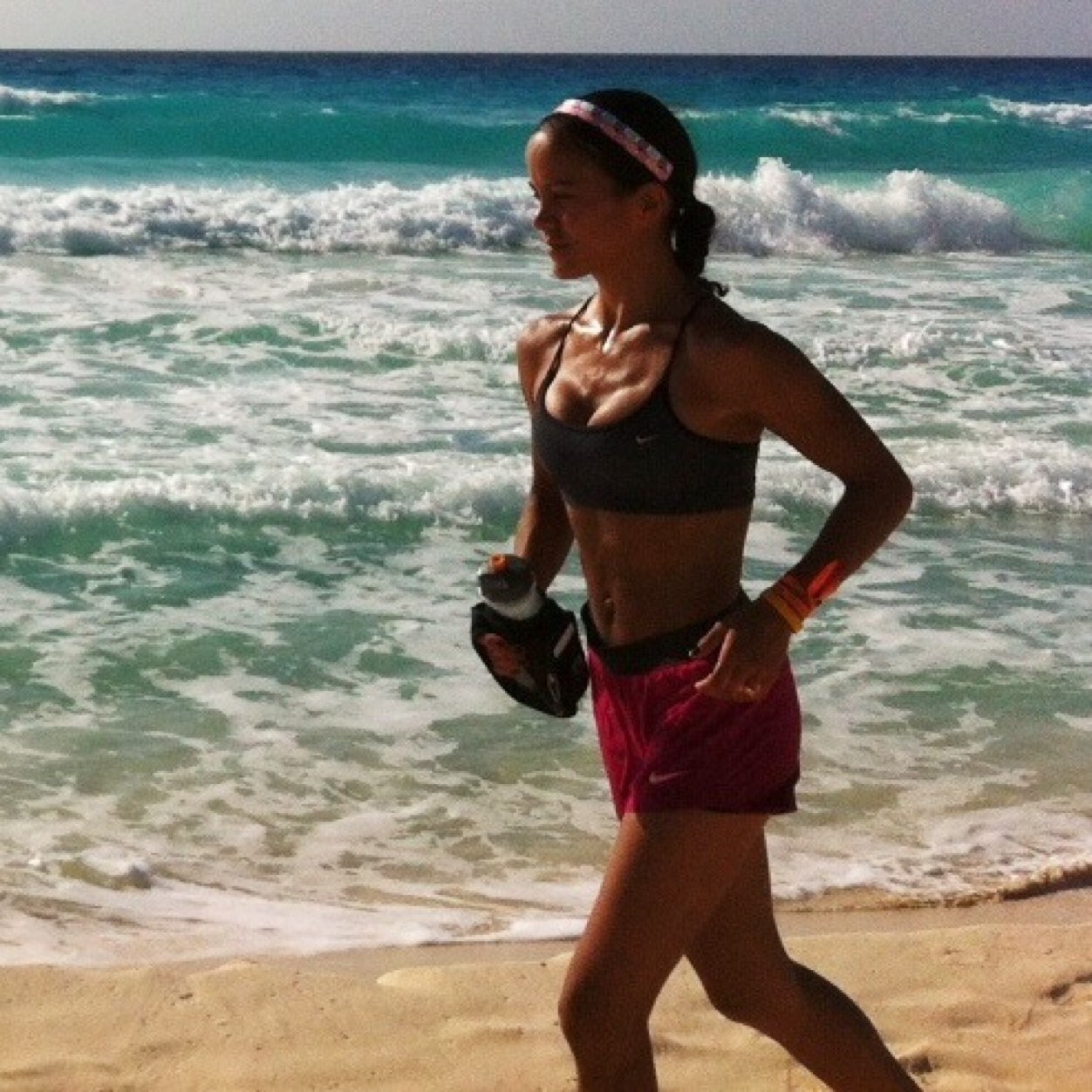 Coach, fitness instructor, runner, free lance writer... Mama, esposa, ama de casa, peanut butter lover :)