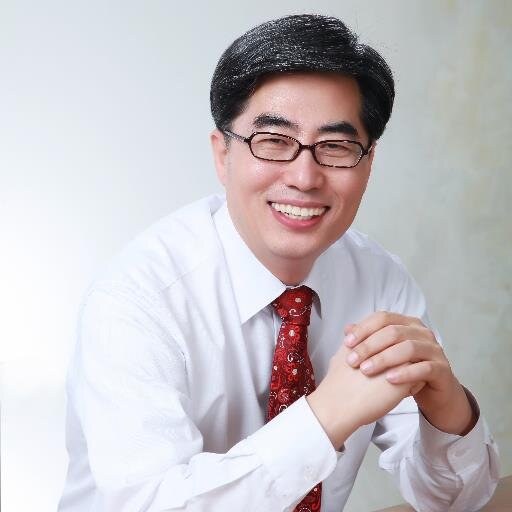 안녕하세요?

전국매일 이신우기자(정치/행정팀. 부국장)입니다.

매일 매일 새로운 뉴스로 미래를 창조해 나가겠습니다.