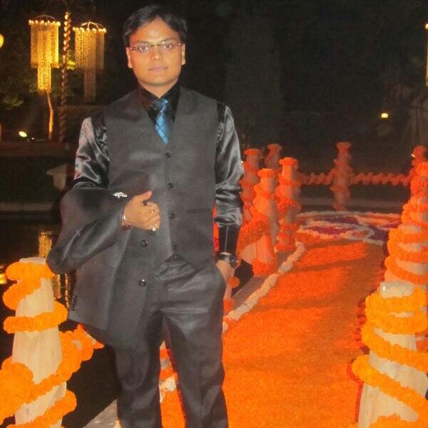 Passionate Traveler , Loves Connecting New People , Religious & Enjoy Pure Veg