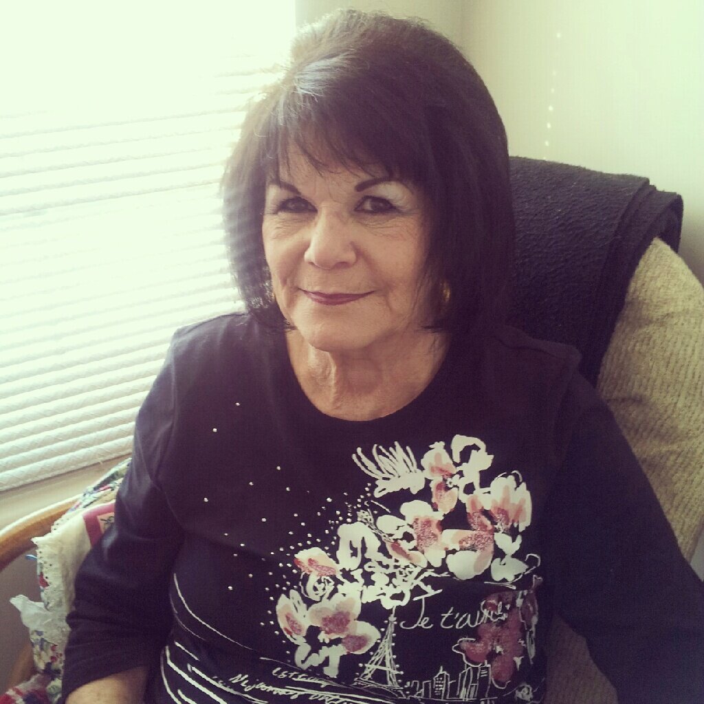 5' 1 Dr. brown hair and eyes.
Easy going and loving life.
I am now on the downside of life and enjoying everyday life.2 kids,8grandkids&9great-grandkids.