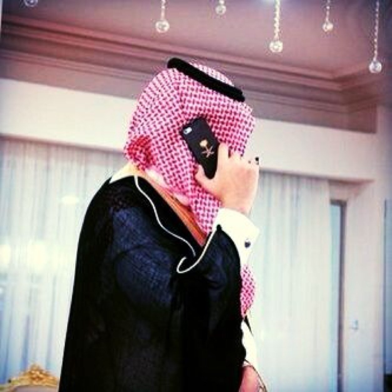 هي كلمآتٌ بداخلي أبت أن تستكين ،، هي بعثرة اغتالت سكون حياتي فـ // سادتها وعمّت بها .. كل ما يُغرد هنا تخطه يديّ الا ما اقتبسته ^^