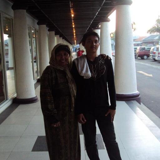 demasatrian12's profile picture. * Demas or Rian * Hobby Maen Bola , Basket , Badminton * Lulus 100% Amiin * Fans Berat Robin Van Persie *