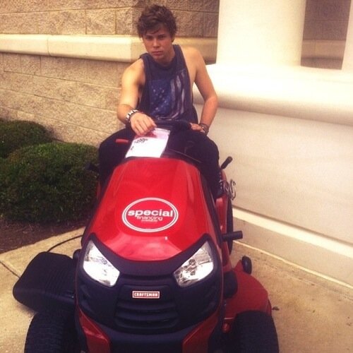 Free follow bc you deserve it :)