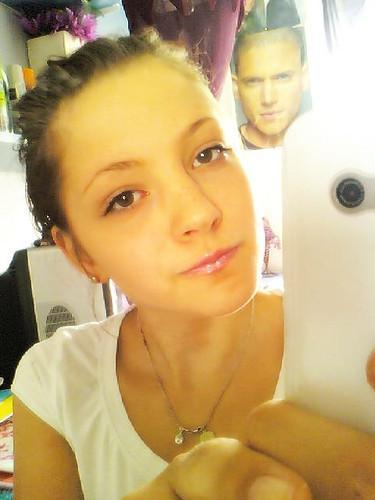 I live in The Netherland, 16 years old and like dancing =D. Well, If you want, follow me ;). Love yu =3