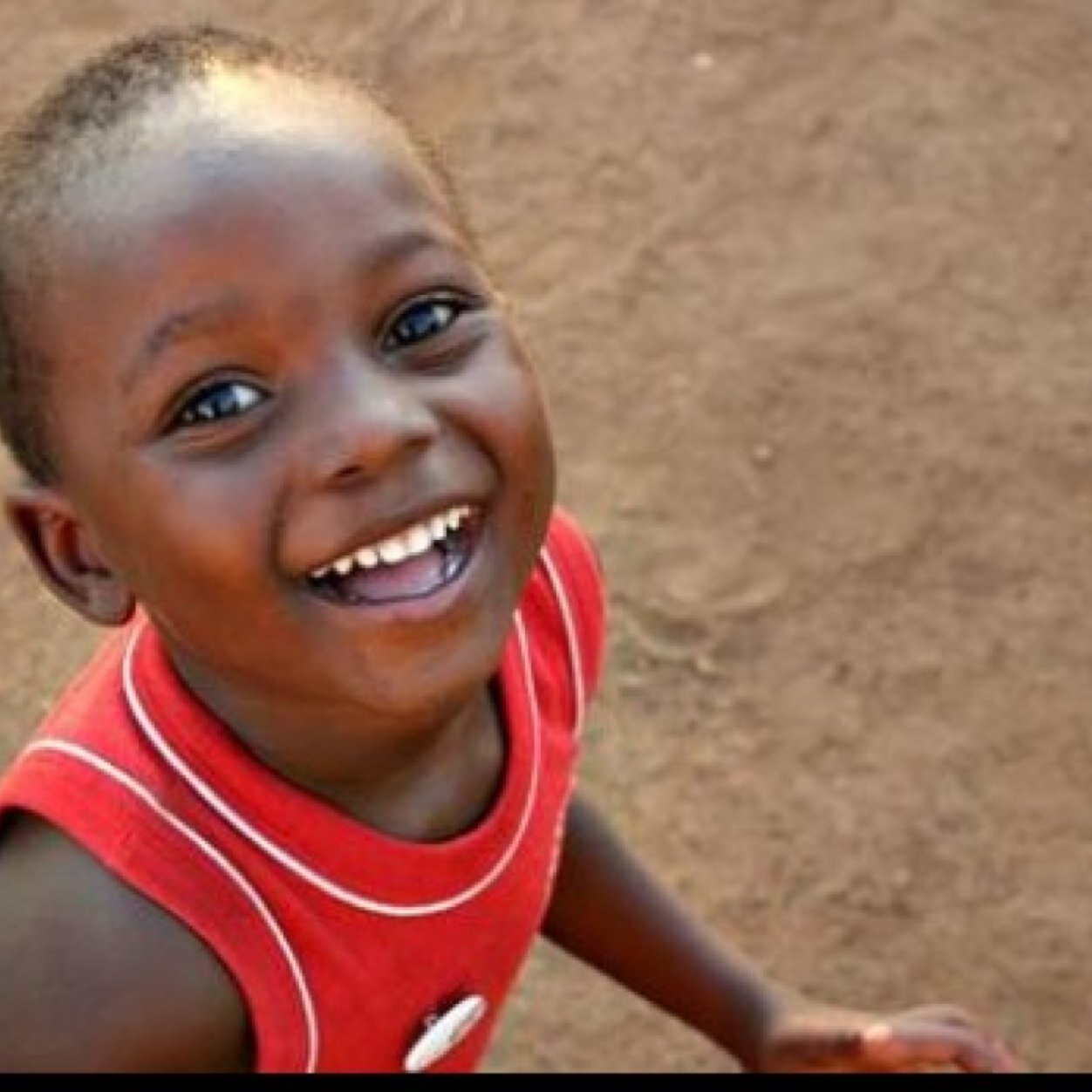 RelatableBlack's profile picture. I tweet to relate to my fam ight