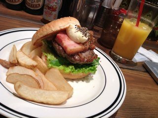 チケットやグッズの交換・譲渡用アカウントです＊仕事の兼ね合いで遅い時間の返信が多いです。ご了承ください＊お問い合わせ多数の場合、すべての方にお返事出来ない場合がございます＊DM開放済みですが、通知が来ないためあわせてリプライお願いします