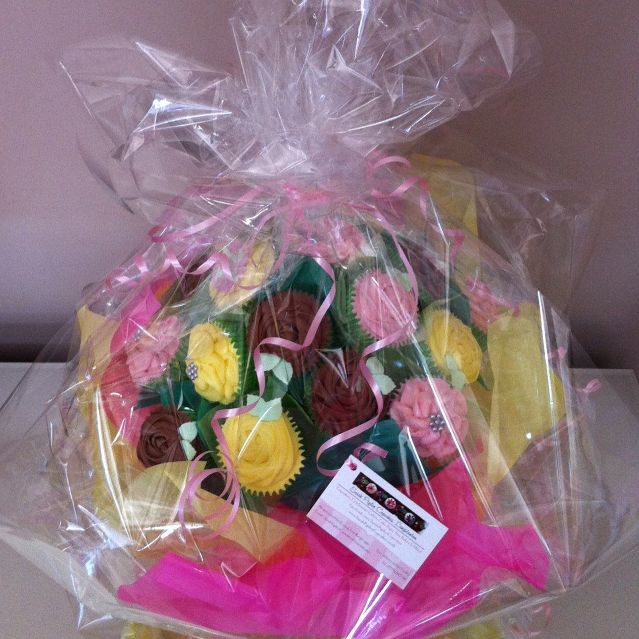 Cupcakes, Cupcake Bouquets, Cake Pops, Cakes, Mini Cupcakes, Cake Truffles, Tray Bakes & More! For Weddings, Corporate Events, Birthdays & Special Occassions!
