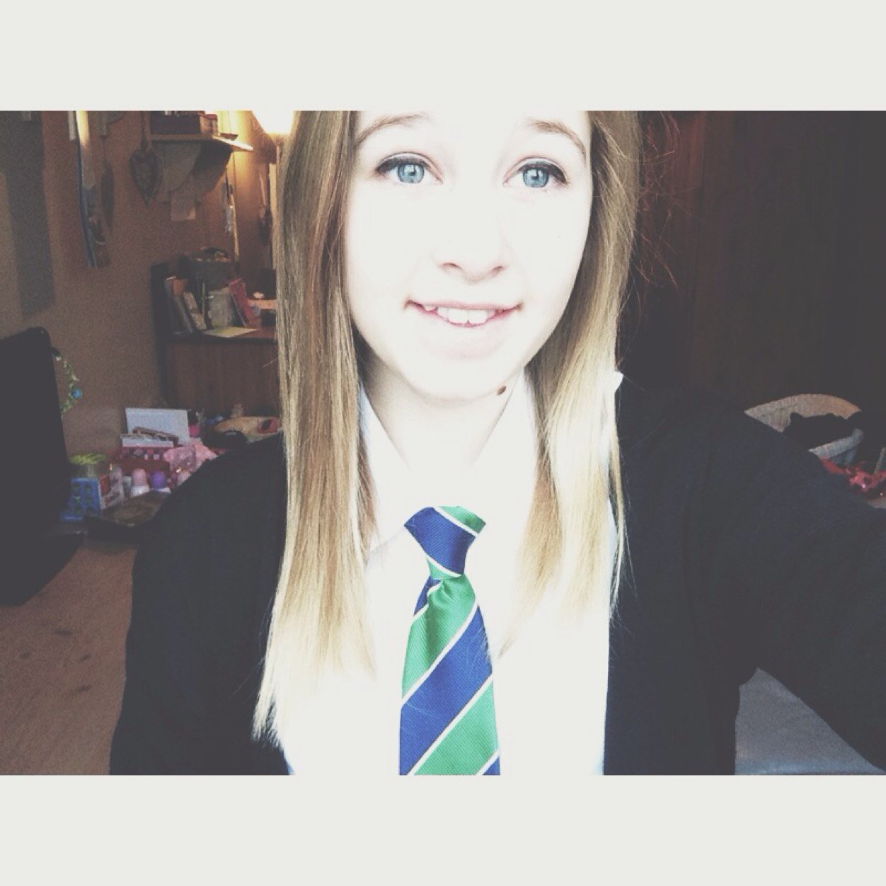 follow me and ill follow back. Instagram; teganlily_xo. Facebook; Tegan Cole.
