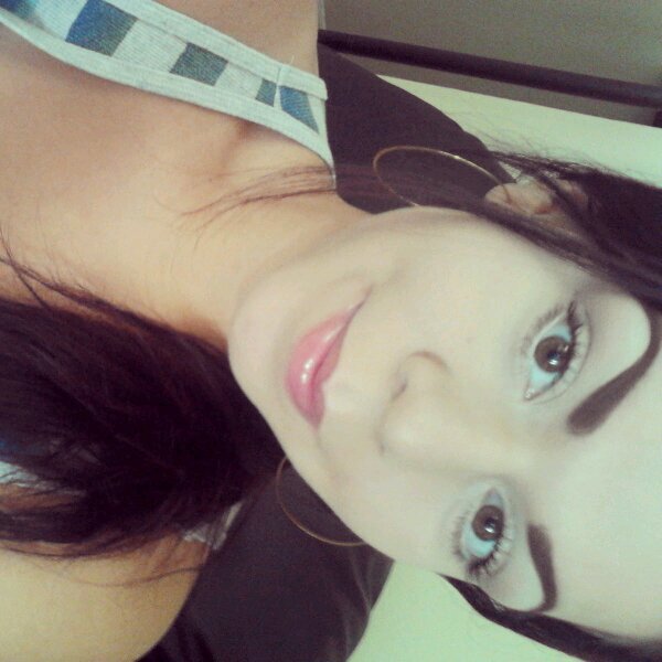 AliciaLaGuera's profile picture. 