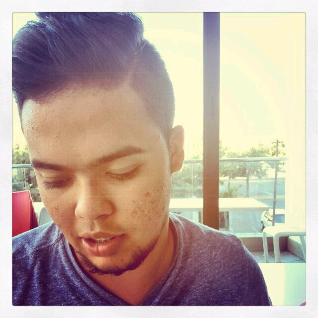 AladienHashtag's profile picture. 