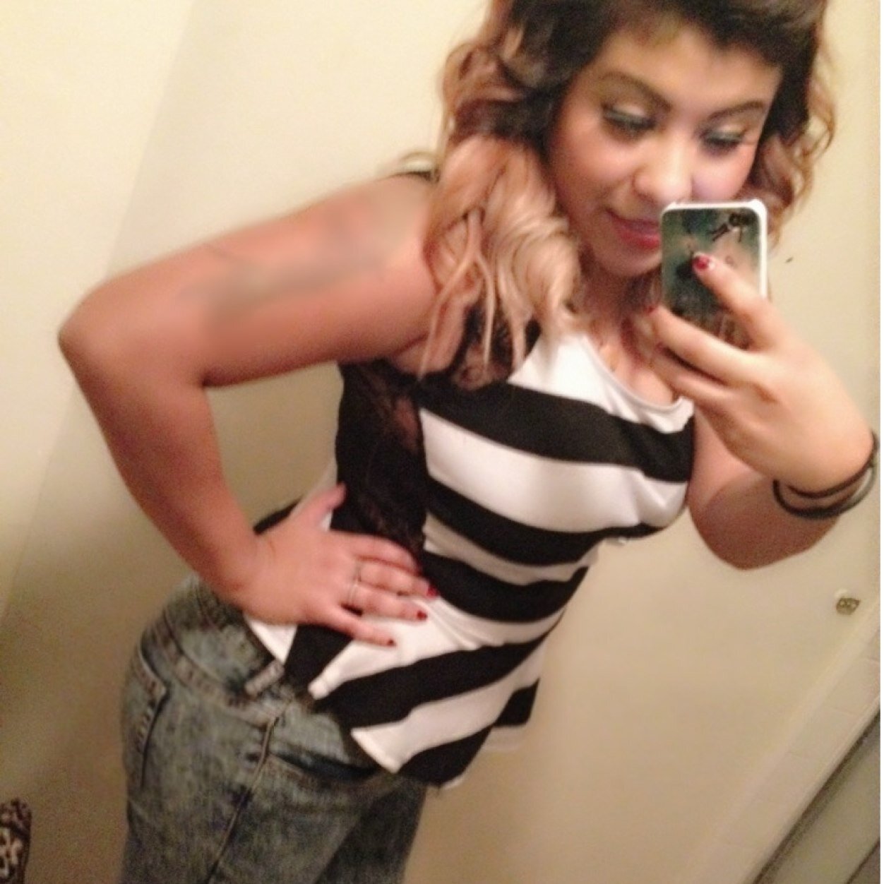 instagram: juicyliciousjay
Facebook: ivettjessica@gmail.com