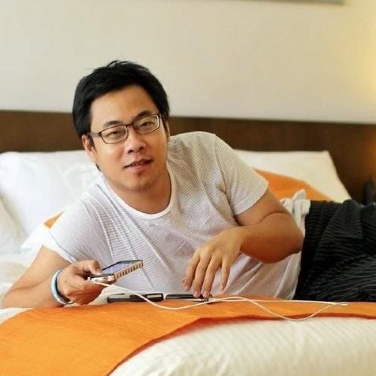 microlabLG's profile picture. 