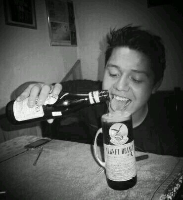 River mi buen amigo(8    Soy de River me gusta pasar tiempo con amigos y gente que vale la pena n.n