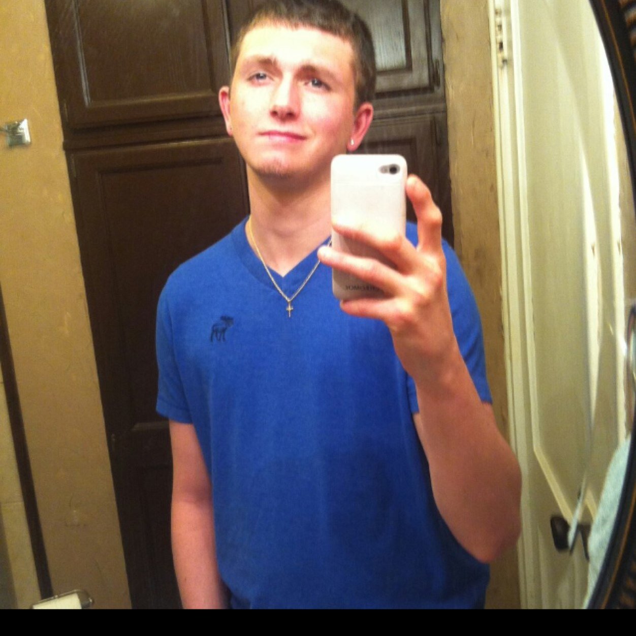 1994_zachary's profile picture. Under Greatness Lies You.