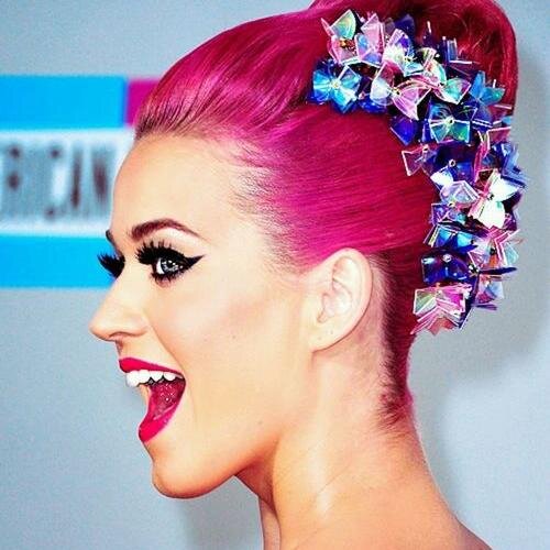 Katarina2110's profile picture. I’m just a girl, standing in front of the world,and  asking you to follow me. :3  
  -I follow back!