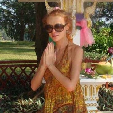 alexatriftur's profile picture. объездила весь свет, знаю каждый уголок мира. сейчас живу на самуи. море волны белый песок и пляж это раз.  люблю #путешествовать  какая страна следующая? #тур