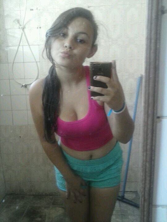 Vacilão tava com ha melhor com a mais di fé , mas nao deu valor .Viu como se éh ella meteu o pé e fooi embora :* E agora chora ..