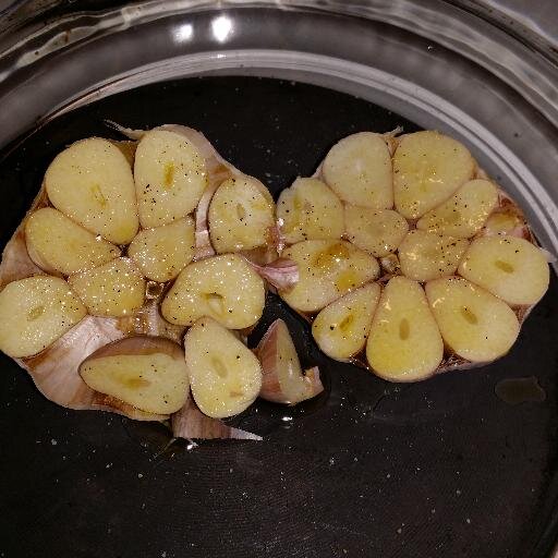 sairaanhyvaa's profile picture. Ruoka ja juoma blogi jonka ylläpitäjät tykkäävät arjen luksuksesta.