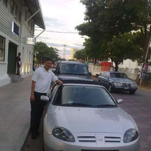 PoohLeslie's profile picture. 