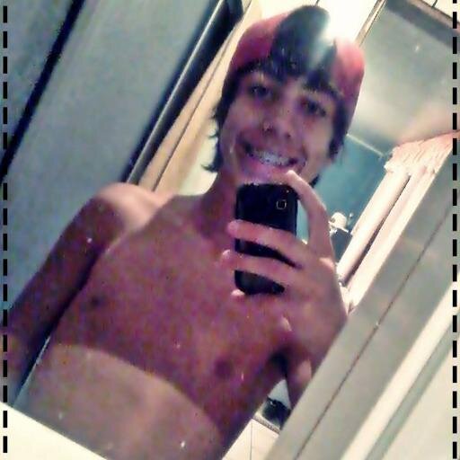 A vida outra vez sorriu pra mim e eu sinto cheiro de um amor maior! s22 p. Tu sabe haha :3
