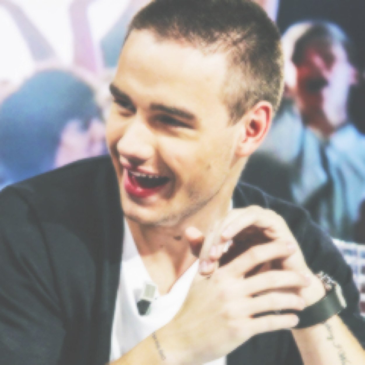 rt/fav/tag link in my bio! xx