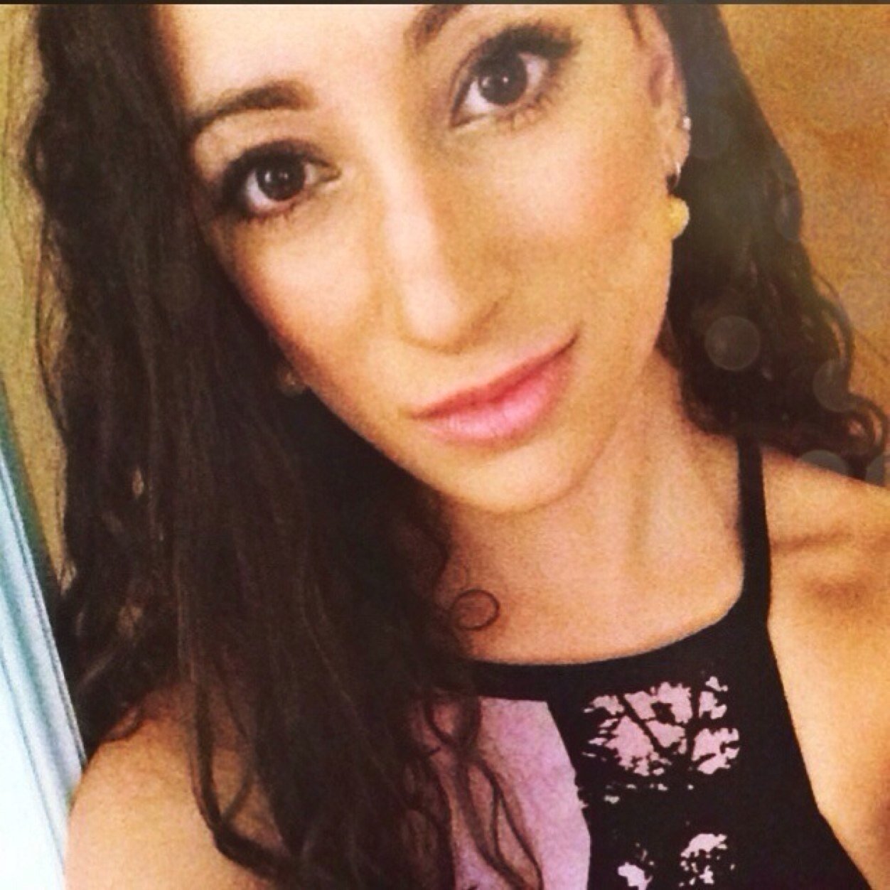 Are you lost? Follow me ~writer~dancer~midnight toker.                       18, New Jersey #teamfollowback ;)