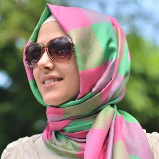 مصرية مش فاهمة حاجة وعايز افهم كل حاجةوبحب بلدى جدا
وبعشق ثورة يناير,جارى تحسين الواقع