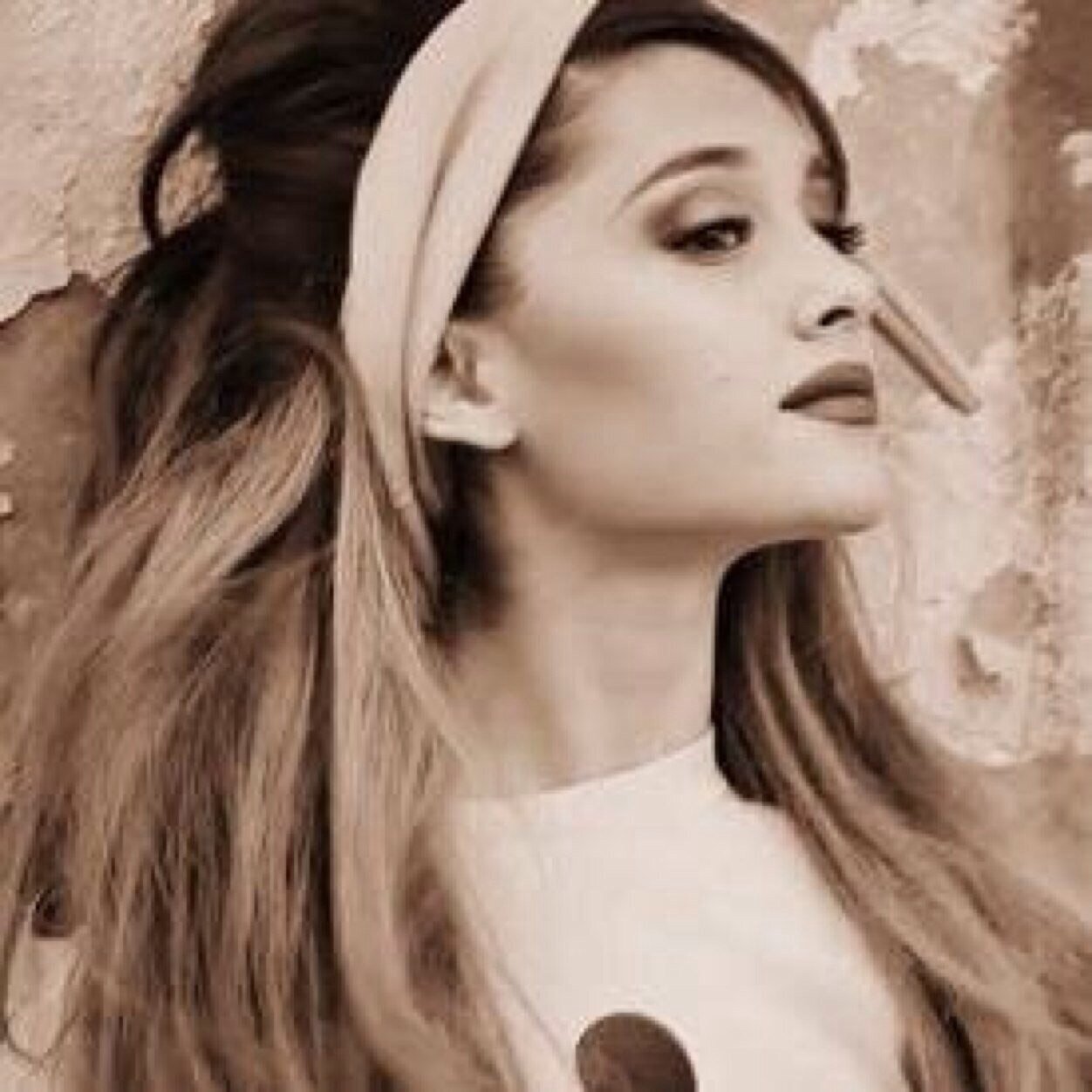 jsnsnskajs's profile picture. Please follow @Yours_Grandex !!