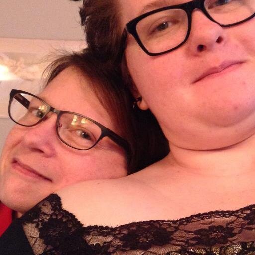 Mum of 2. Wife. 3 Pups. Scrapbooker. Music Lover. Reader.