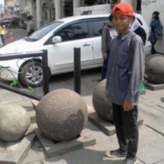 Jadi diri sendiri itu lebih baik ketimbang mencoba jadi orang lain :)