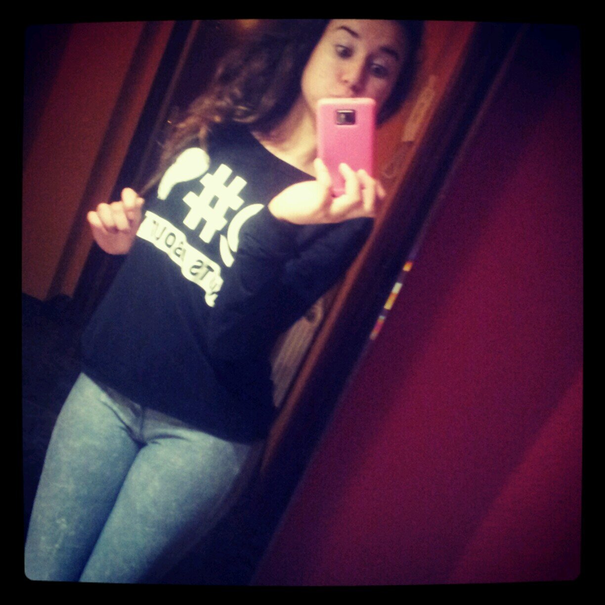 i'm Judith, I'm 14 years old, I'm from Barcelona. I'm smiler, 5sosfam and directioner.