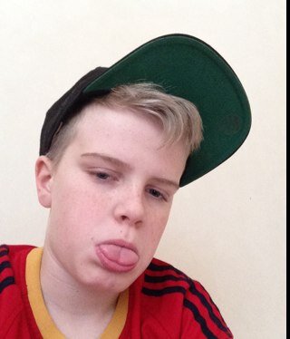 I play for broxbourne and i surport arsenal come on you gunners