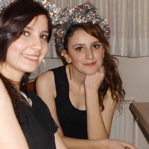 _OzlemO's profile picture. Mutlu değilim.Ama mutsuz da değilim.Hissizim.[ 1 0 0 1 1 ]