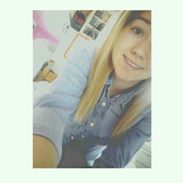 cagedhxrry's profile picture. smile you're beautiful and I love you, you deserve your fave/5 love @palepinkhxrry - I follow back x