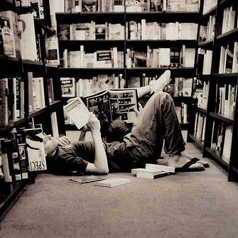 _tuttopassa's profile picture. Siamo portatori sani di mancanze.