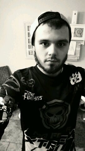 Gary Lacy 22. Ridin bikes, wheelers, Jeepsandyotas. Daddy of one. like to party and stuff