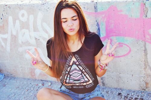 delilah jones • 8teen.