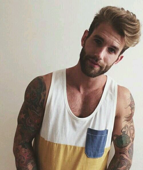 Hey, I'm Ozzy. Molly's younger and cooler brother. 21. Drop out. Musician. My sisters the goody-two-shoes, I'm the scoundrel. [RP|SHERLOCK|AU]