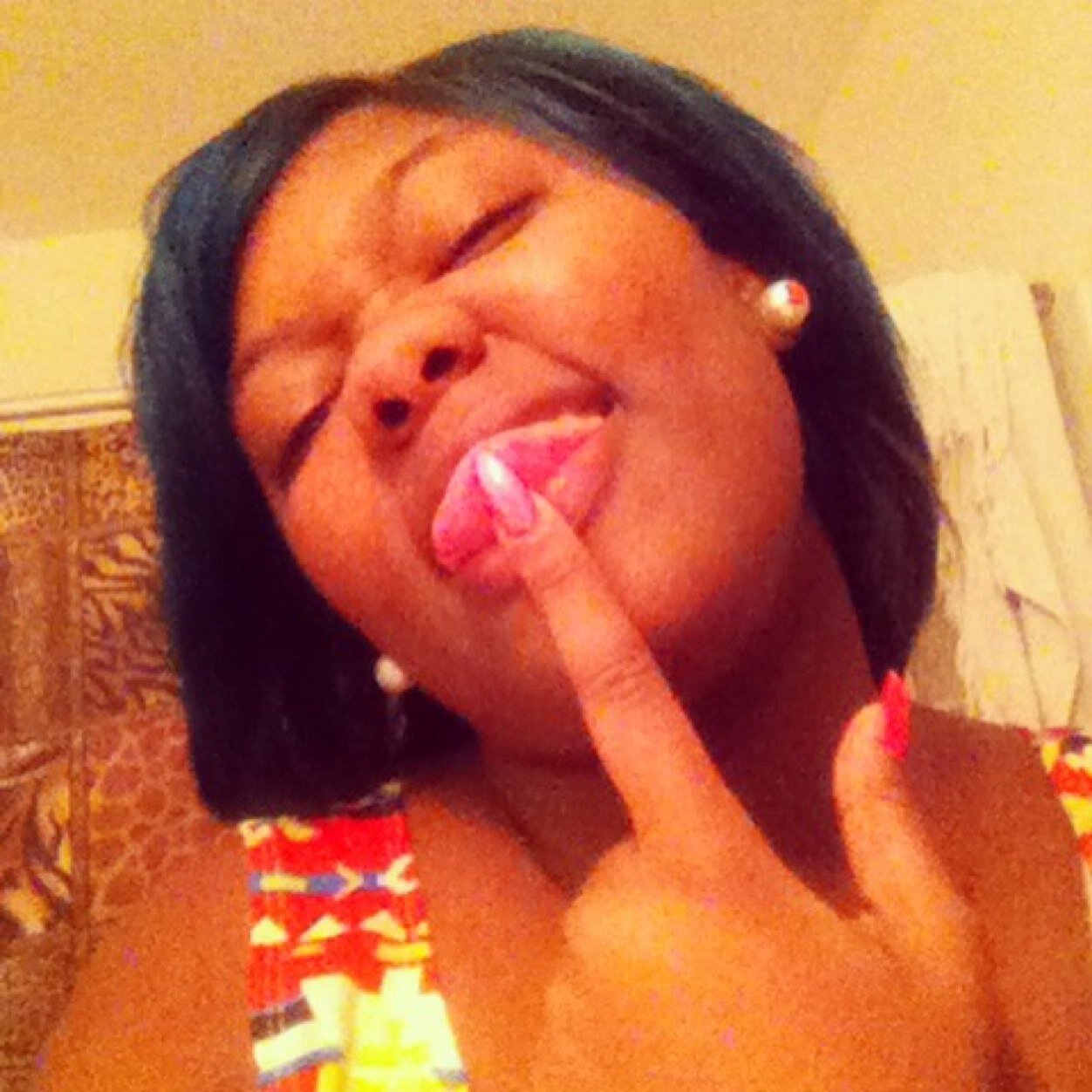 PRETTY  me on Instagram @vxnniee