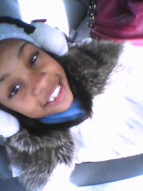 Names Myk3ya……im hipper active……il sports and fam and god and im dat CANCER 7/05/00♋
