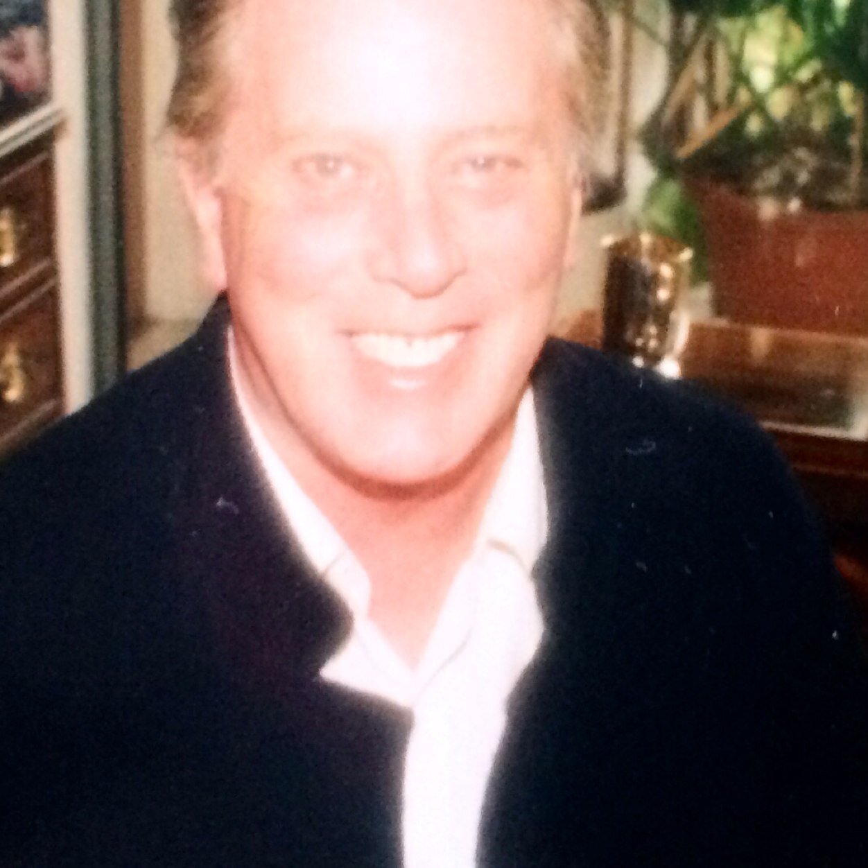 radenston's profile picture. Ex army, ex LSE, ex IBM, now a semi retired entrepreneur.  I believe in the United Kingdom and a constitutional monarchy. A Conservative with a social conscienc