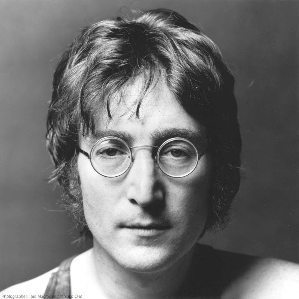 Beatlemaniatico
y Beatles favorito John Lennon