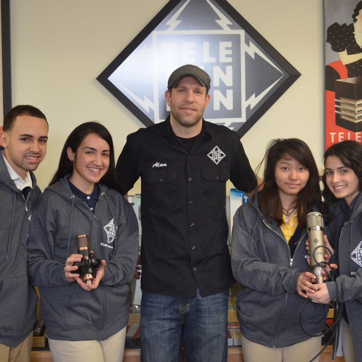 RoyalTrashPT's profile picture. 4 Aspiring film makers with a passion to storyboard | film | edit | & create!