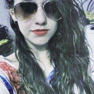 Eu sou uma menina alegre,falante,palhaça,sorridente,sinpatica,humilde,animada,divertida, e otimista se quiser saber mais so me conhecer ;D