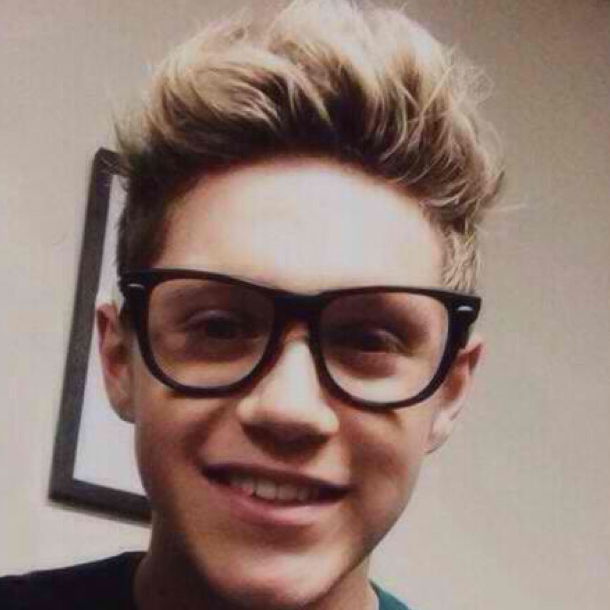 Cute as a B***** every single one of you. Ok so i liek one direction AND LOVE DOCTOR WHO WHOVIANS AND DIRECTIONERS UNITE