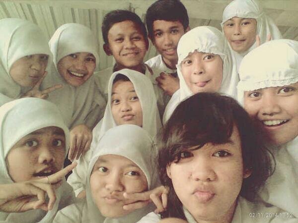 Azadi,anton,haqi,windy and the genk,citra and the genk