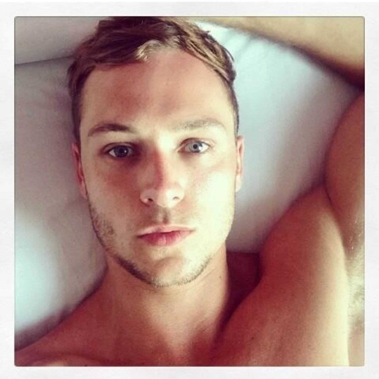 I live in Fourways. I am discreet, yet very confident and open about who I am... 24 Years old, Black hair, Blue eyes. Ha ha ha ha!!!