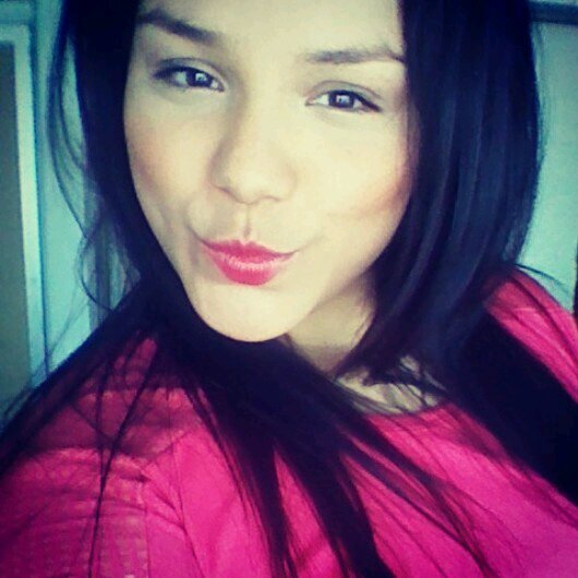 Psicóloga en formación! Locutora- cantante-periodista! Amo los medios, la musica y la psicologia! Pasiones q no puedo desligar!